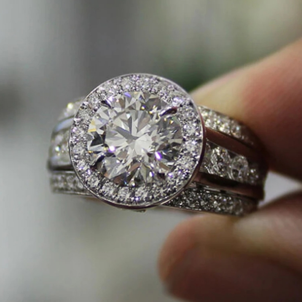 Dazzling Engagement Ring - Picture 1 of 5